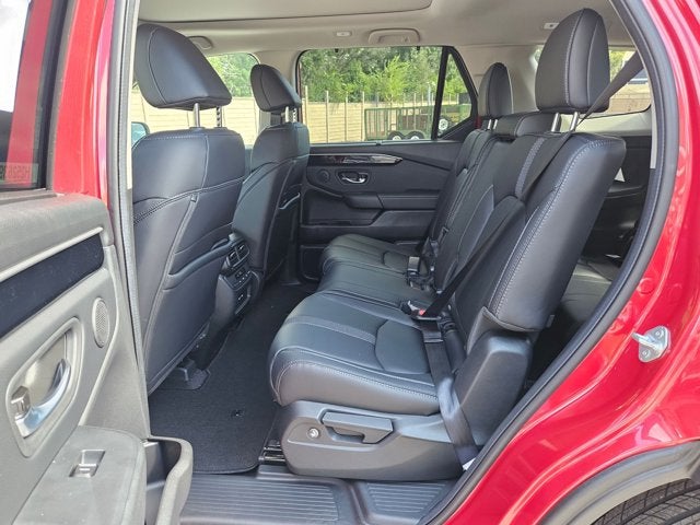 2025 Honda Pilot 2WD Touring w/HPD Wheels