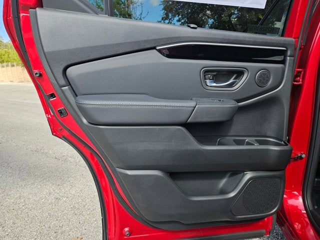 2025 Honda Pilot 2WD Touring w/HPD Wheels