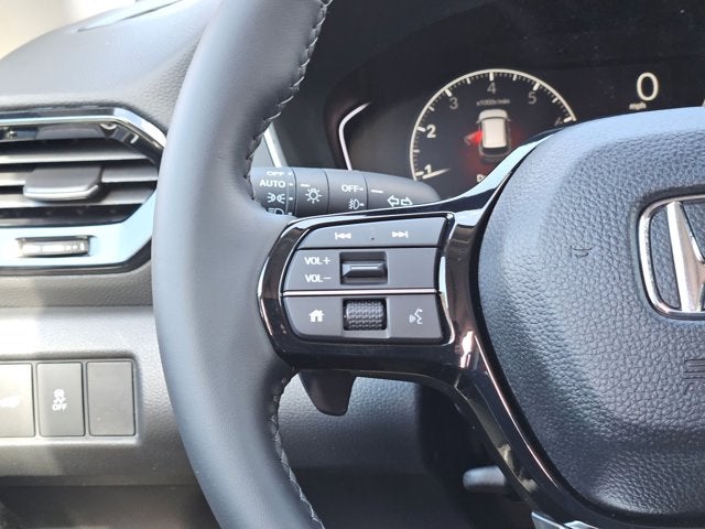 2025 Honda Pilot 2WD Touring w/HPD Wheels