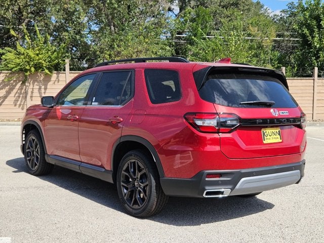 2025 Honda Pilot 2WD Touring w/HPD Wheels
