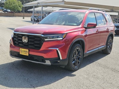 2025 Honda Pilot 2WD Touring w/HPD Wheels