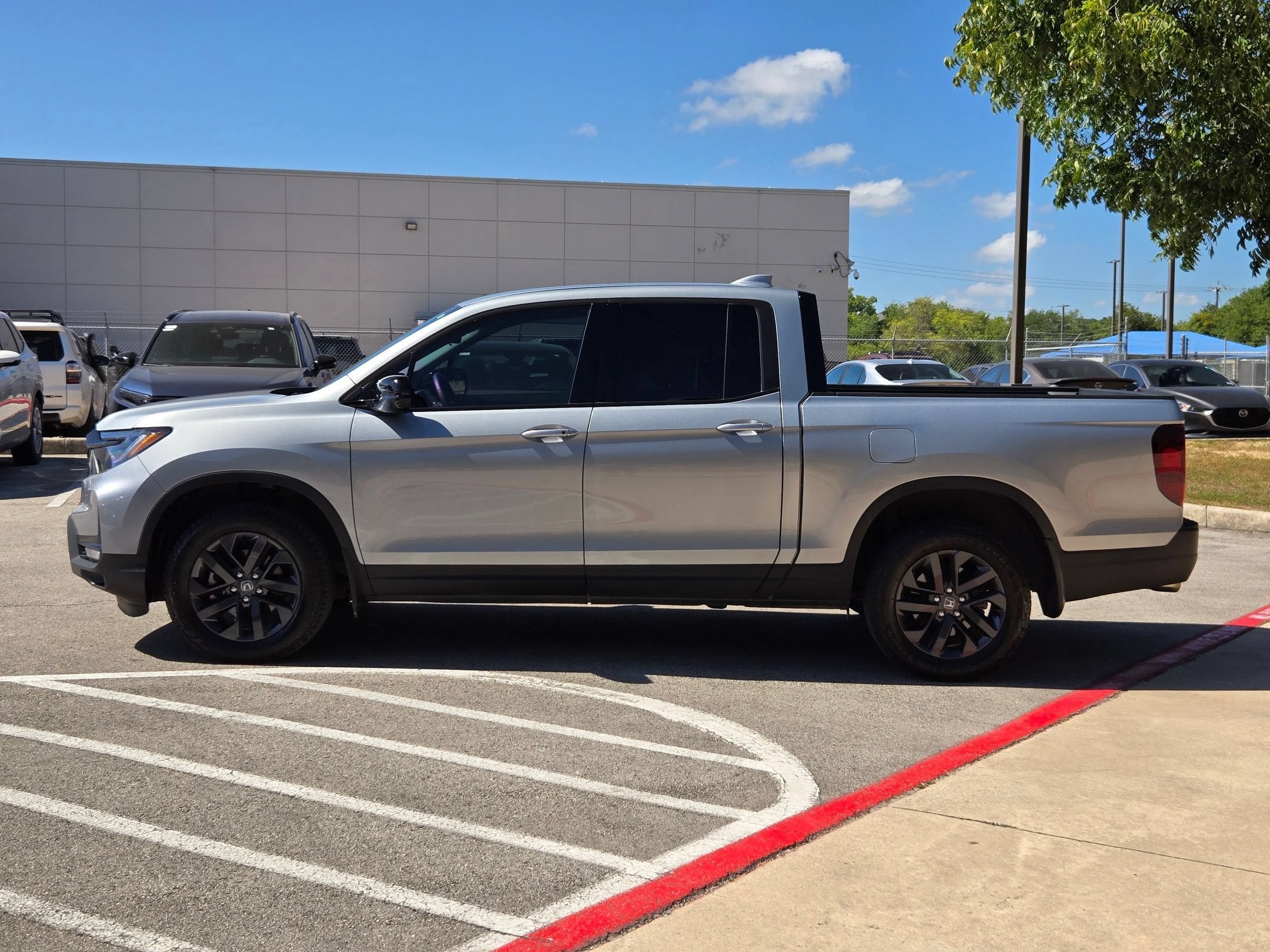 2024 Honda Ridgeline Sport - Photo 6