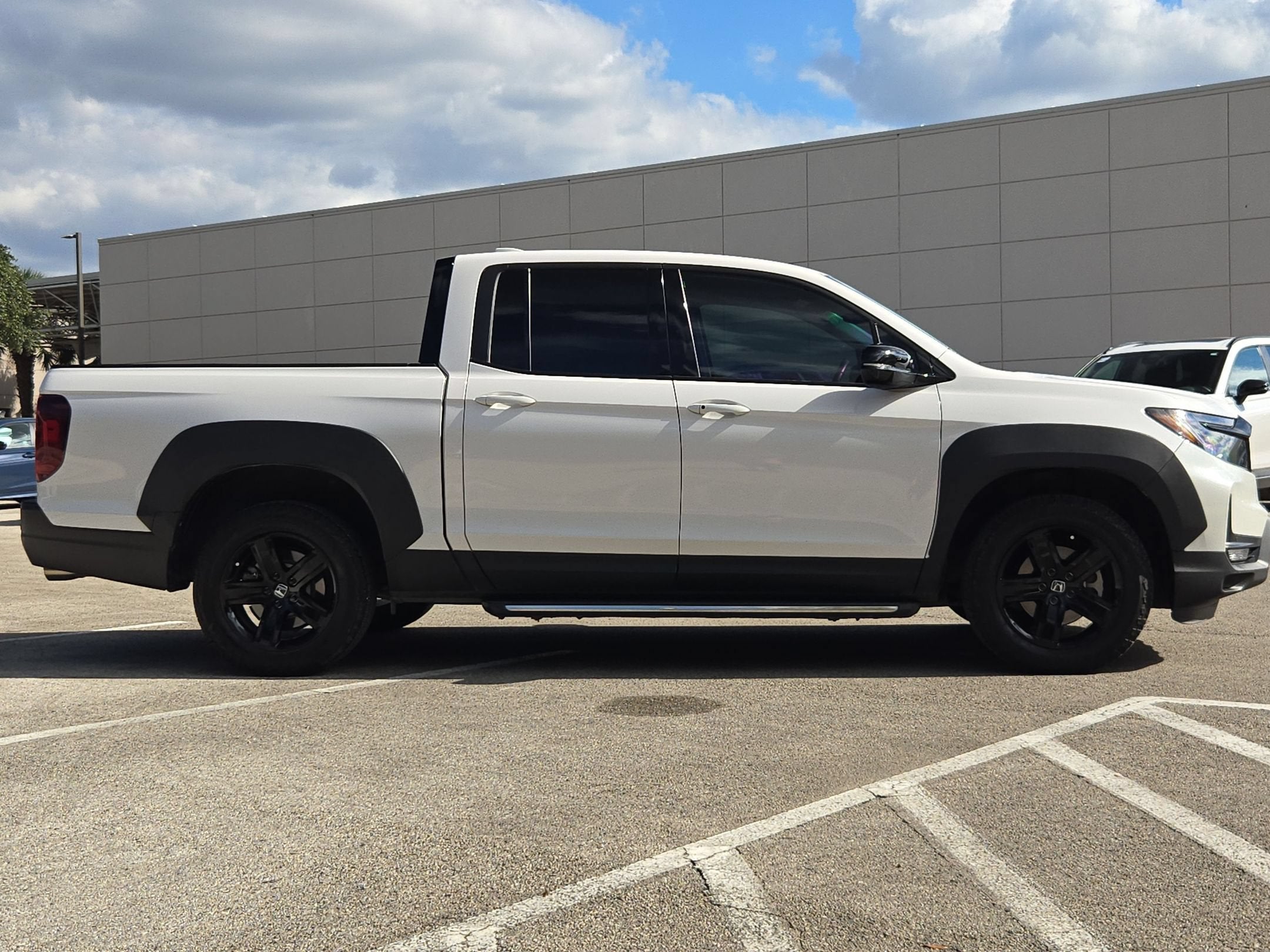 2023 Honda Ridgeline Black Edition - Photo 2