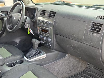 2006 HUMMER H3 Base