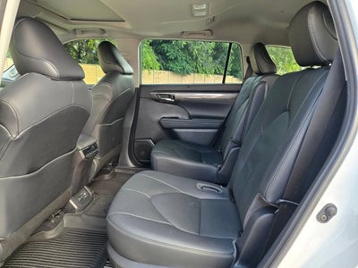 2020 Toyota Highlander Base
