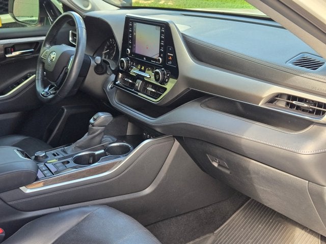 2020 Toyota Highlander Base