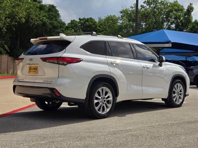 2020 Toyota Highlander Base