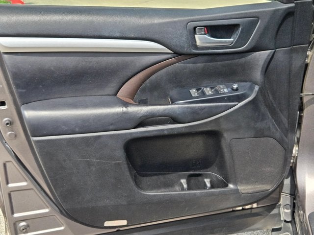 2018 Toyota Highlander Base