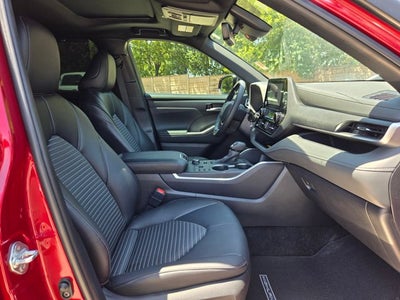 2025 Toyota Highlander XSE