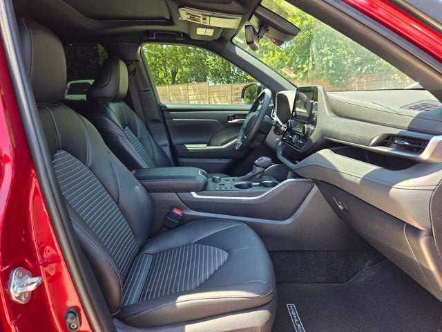 2025 Toyota Highlander XSE
