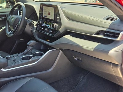 2025 Toyota Highlander XSE
