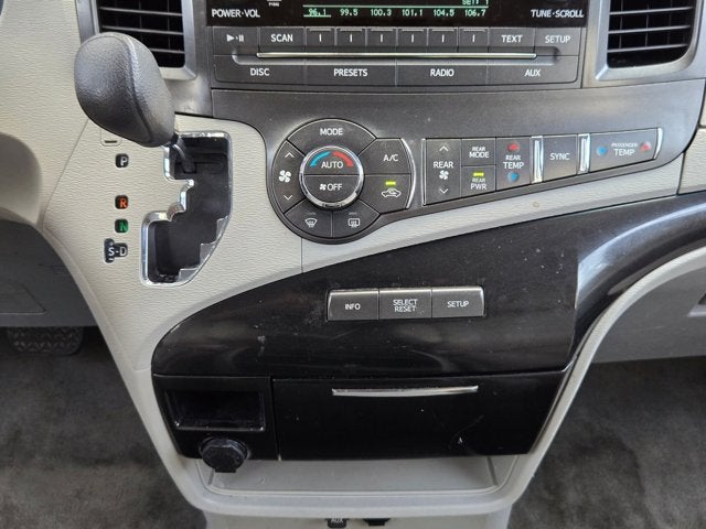 2013 Toyota Sienna LE