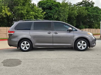 2013 Toyota Sienna LE