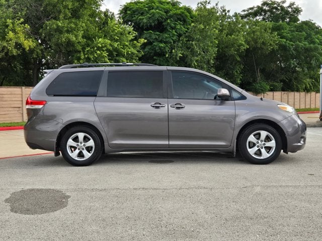 2013 Toyota Sienna LE