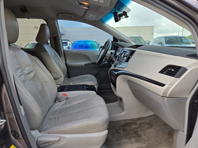 2013 Toyota Sienna LE