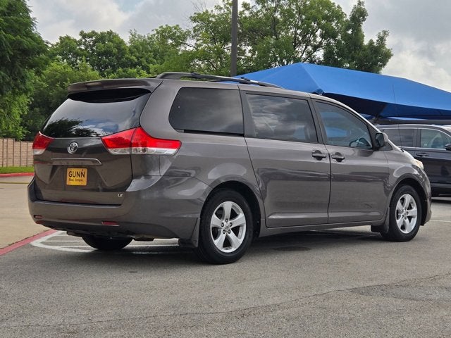 2013 Toyota Sienna LE