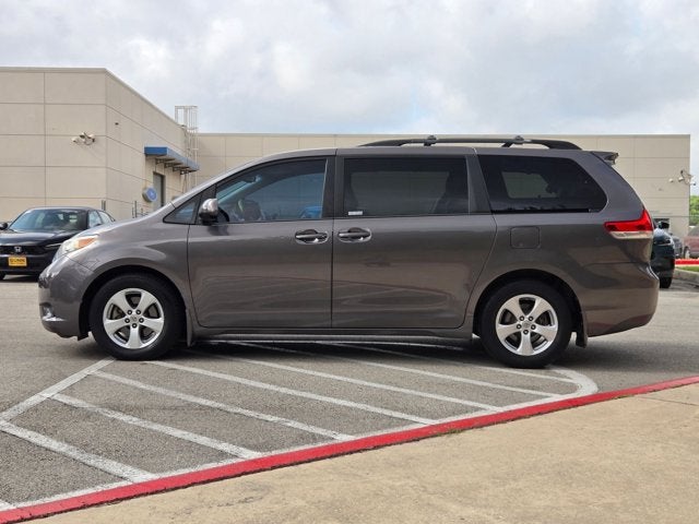 2013 Toyota Sienna LE