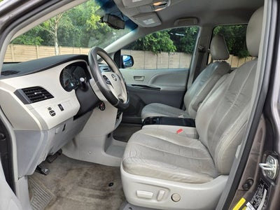 2013 Toyota Sienna LE
