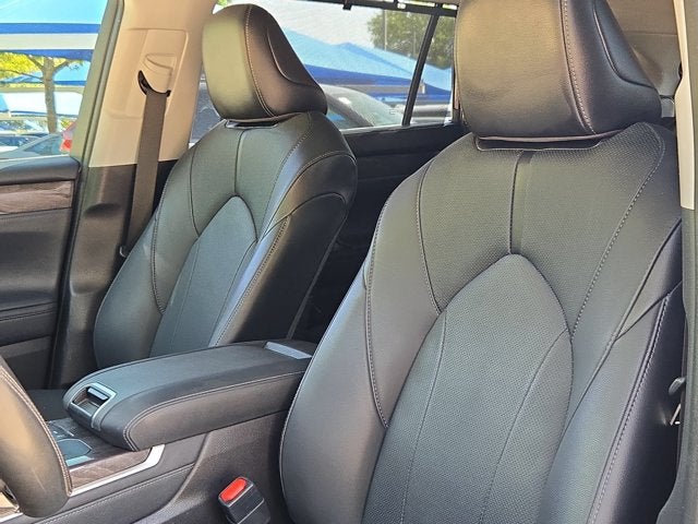 2021 Toyota Highlander Base