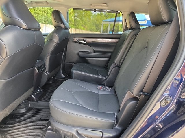 2021 Toyota Highlander Base