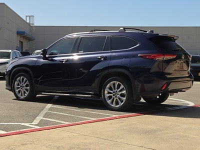 2021 Toyota Highlander Base