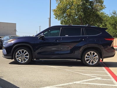 2021 Toyota Highlander Base