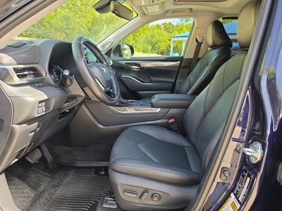 2021 Toyota Highlander Base