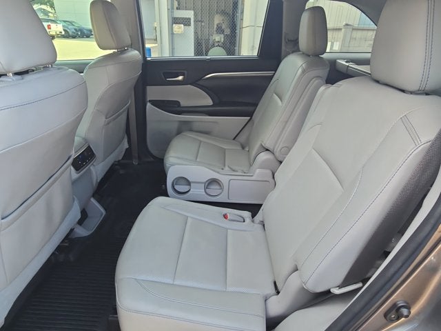 2018 Toyota Highlander Base