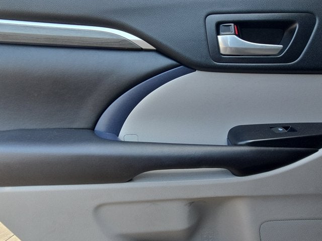 2018 Toyota Highlander Base