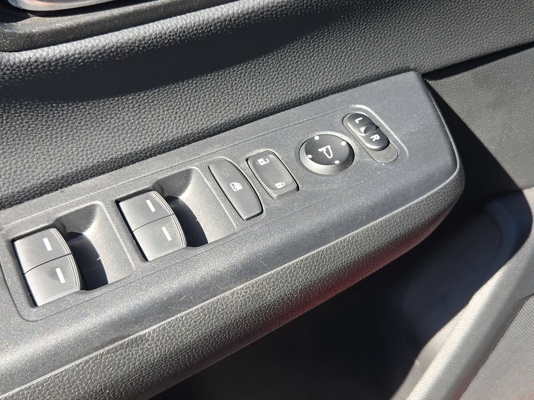 2025 Honda CR-V Sport-L - Photo 11