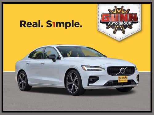 2024 Volvo S60 Core Dark Theme
