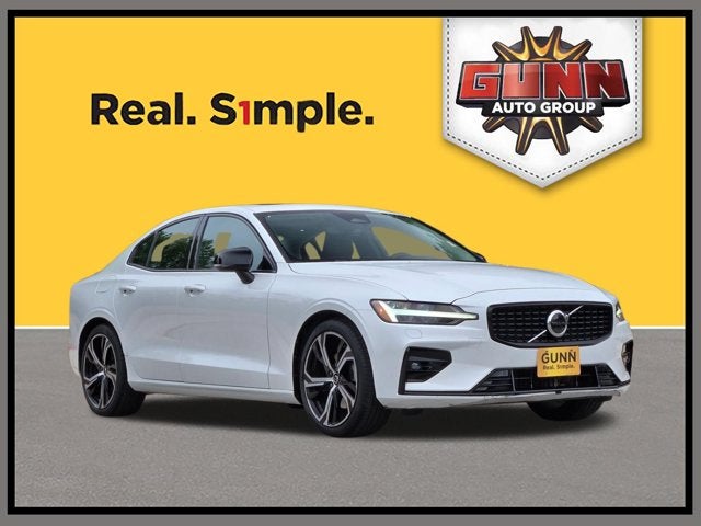 2024 Volvo S60 Core Dark Theme