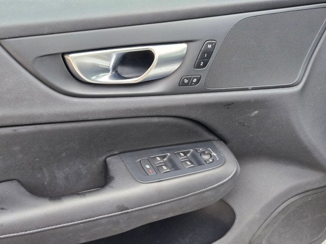 2024 Volvo S60 Core Dark Theme