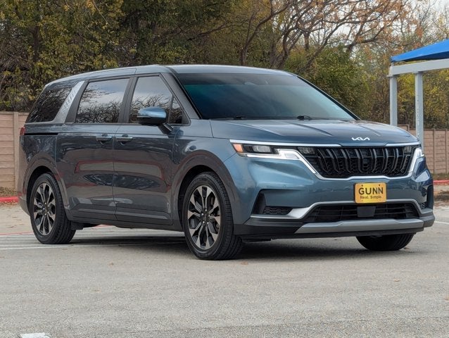 2024 Kia Carnival EX