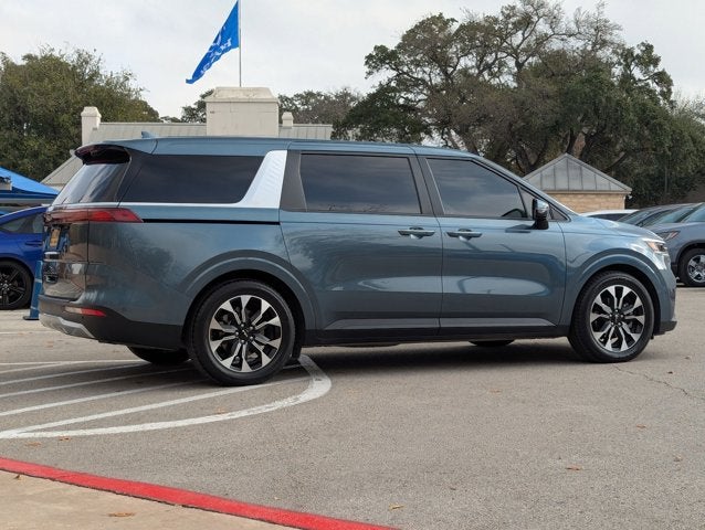 2024 Kia Carnival EX