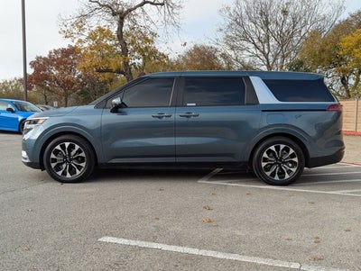 2024 Kia Carnival EX