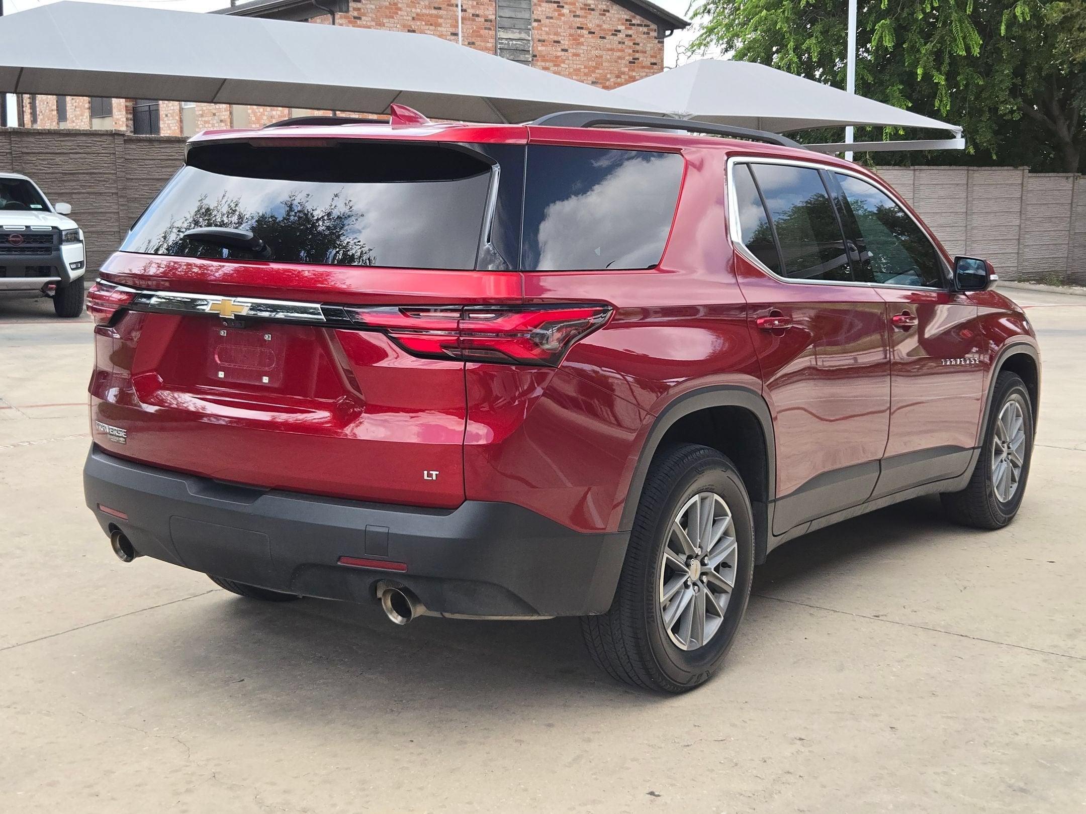 2023 Chevrolet Traverse LT Leather