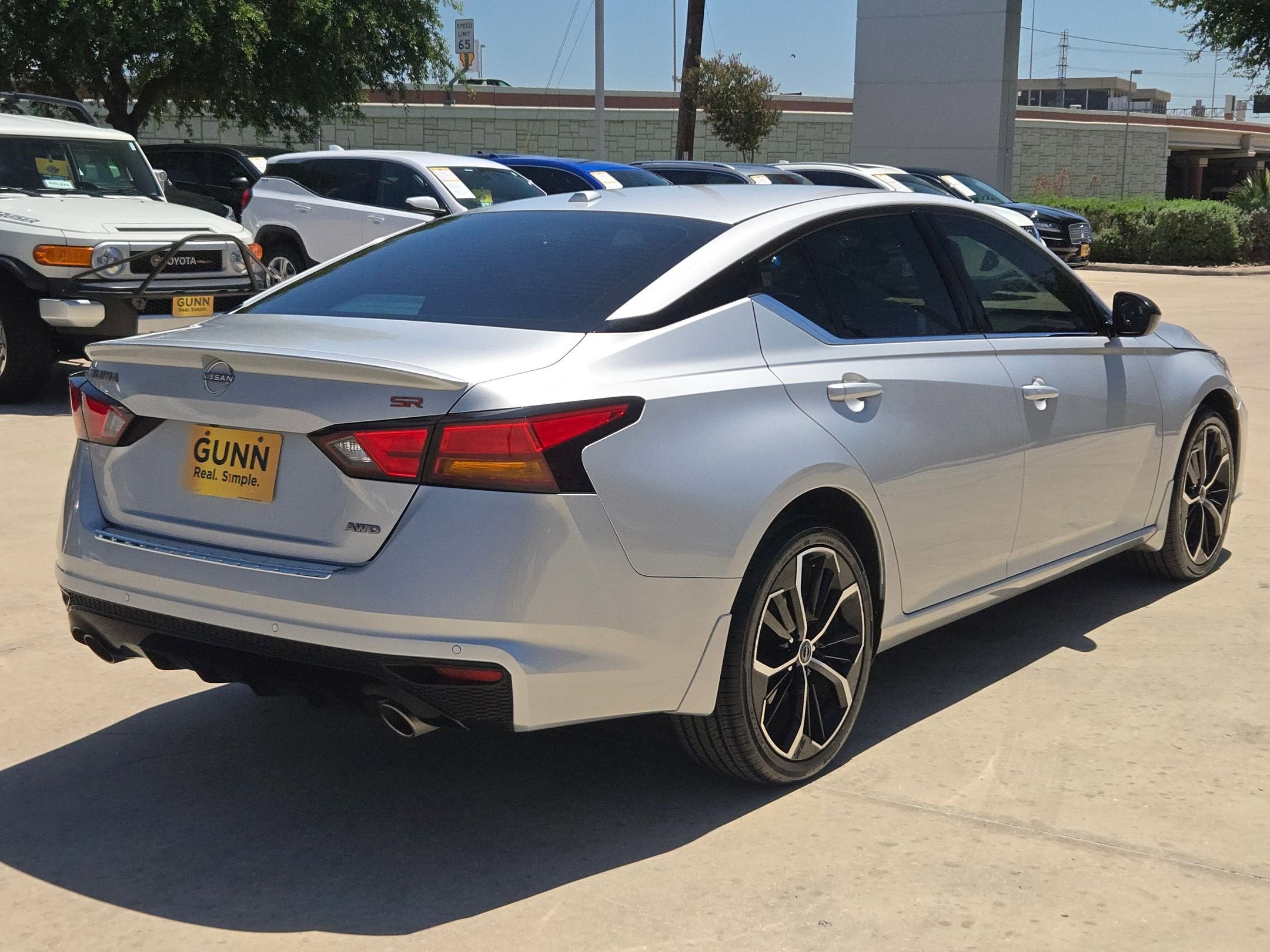 2023 Nissan Altima 2.5 SR