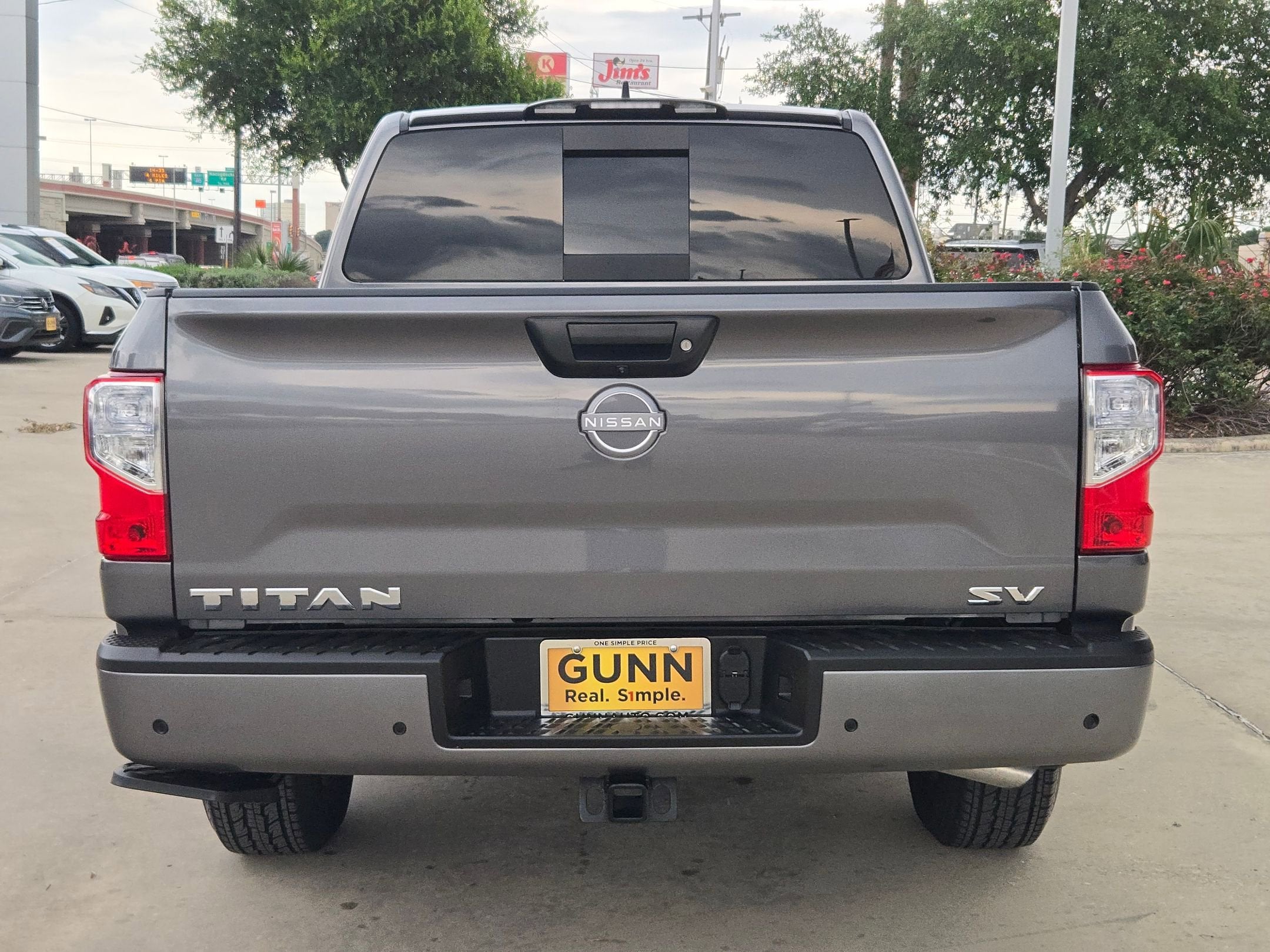 2024 Nissan Titan SV