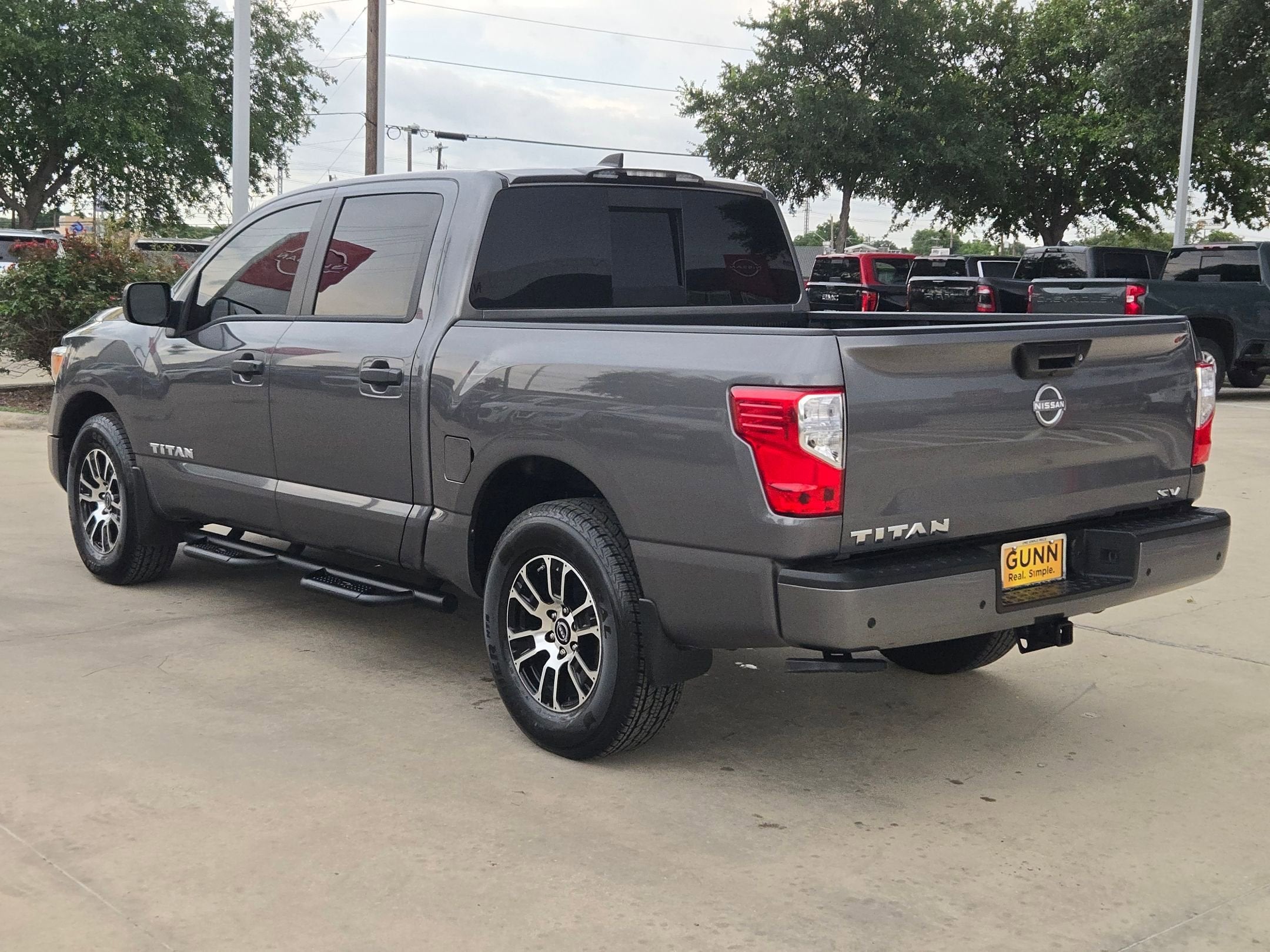 2024 Nissan Titan SV