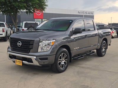 2024 Nissan Titan SV
