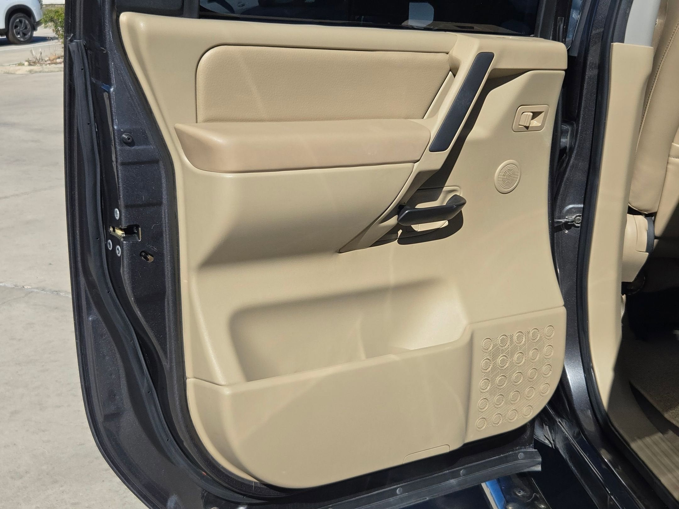 2009 Nissan Titan LE