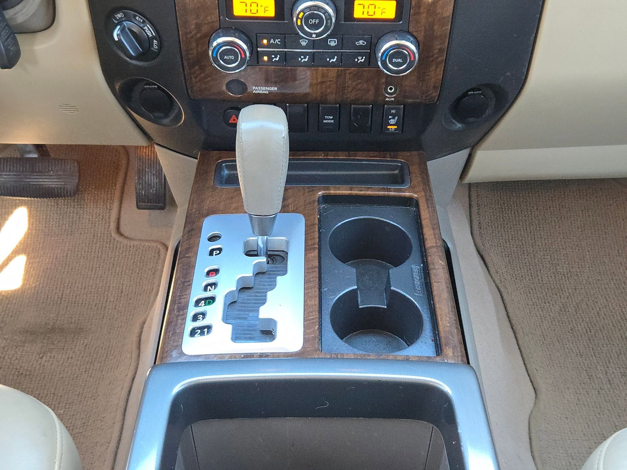 2009 Nissan Titan LE