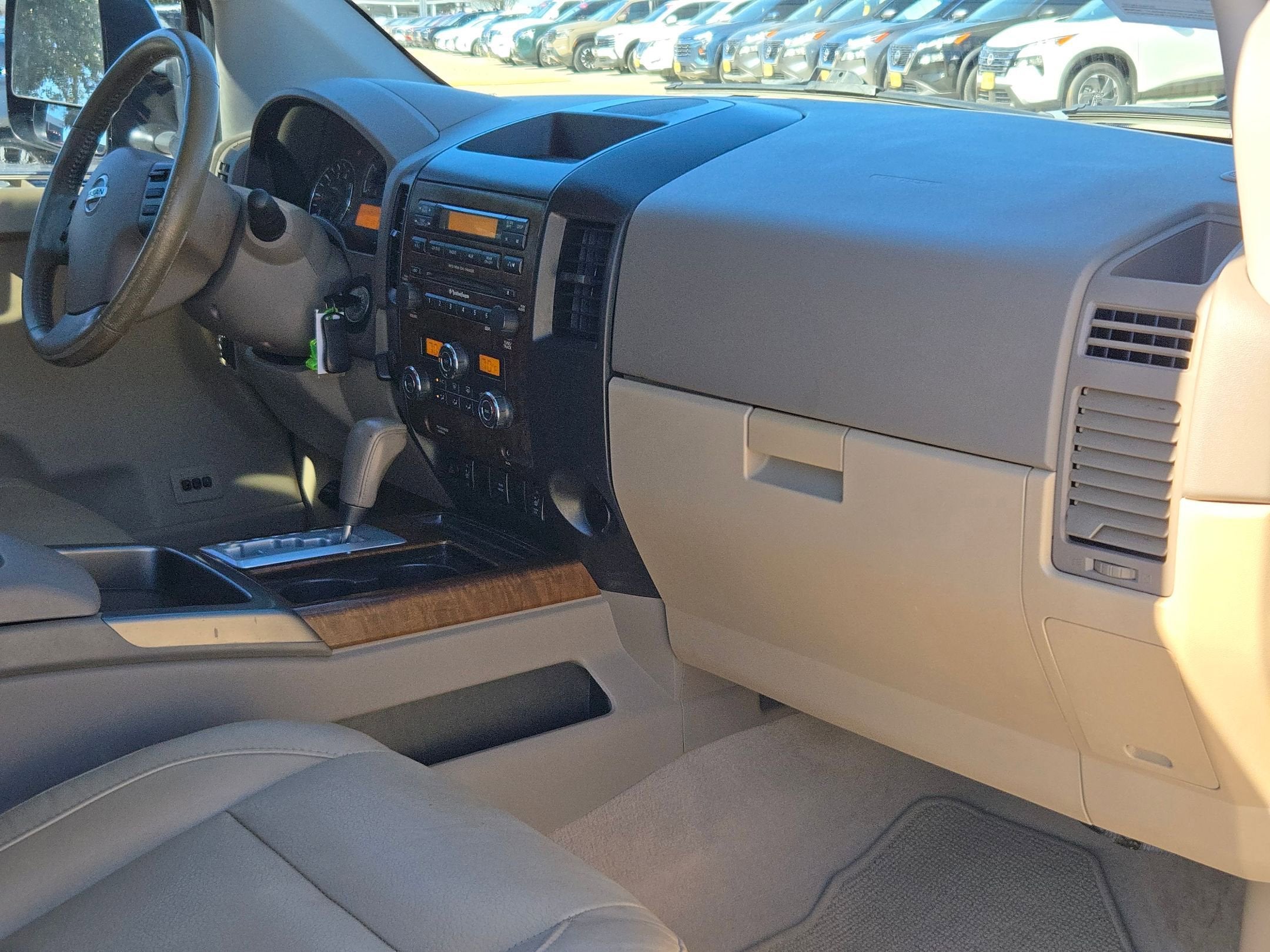 2009 Nissan Titan LE