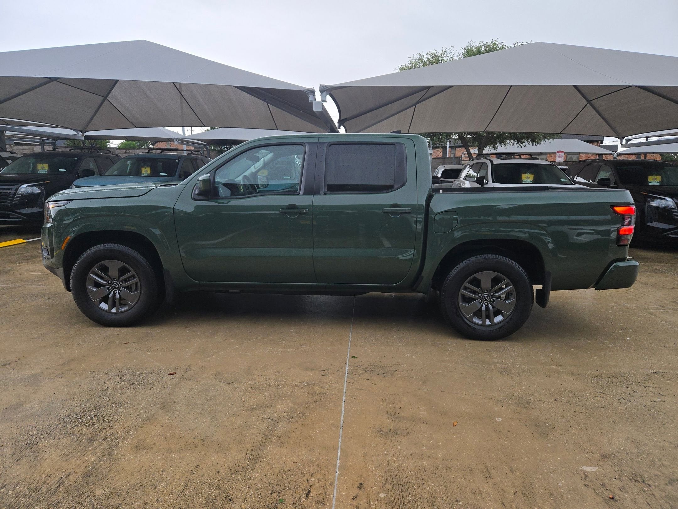 2025 Nissan Frontier SV