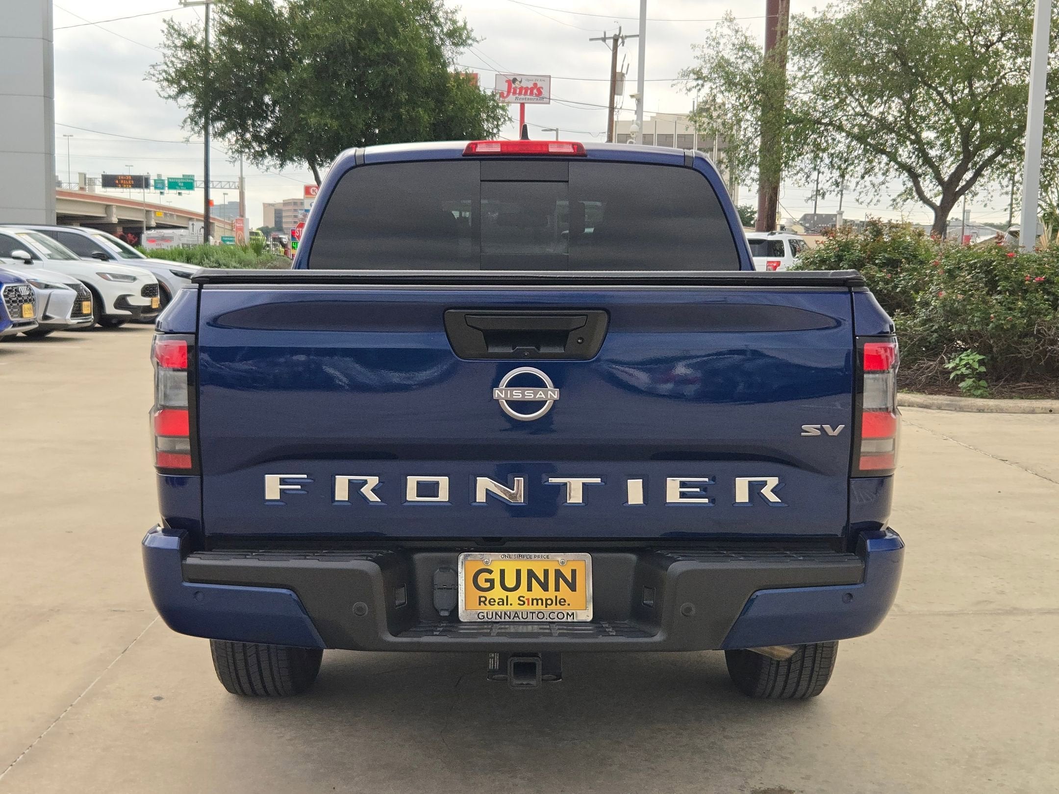 2023 Nissan Frontier SV