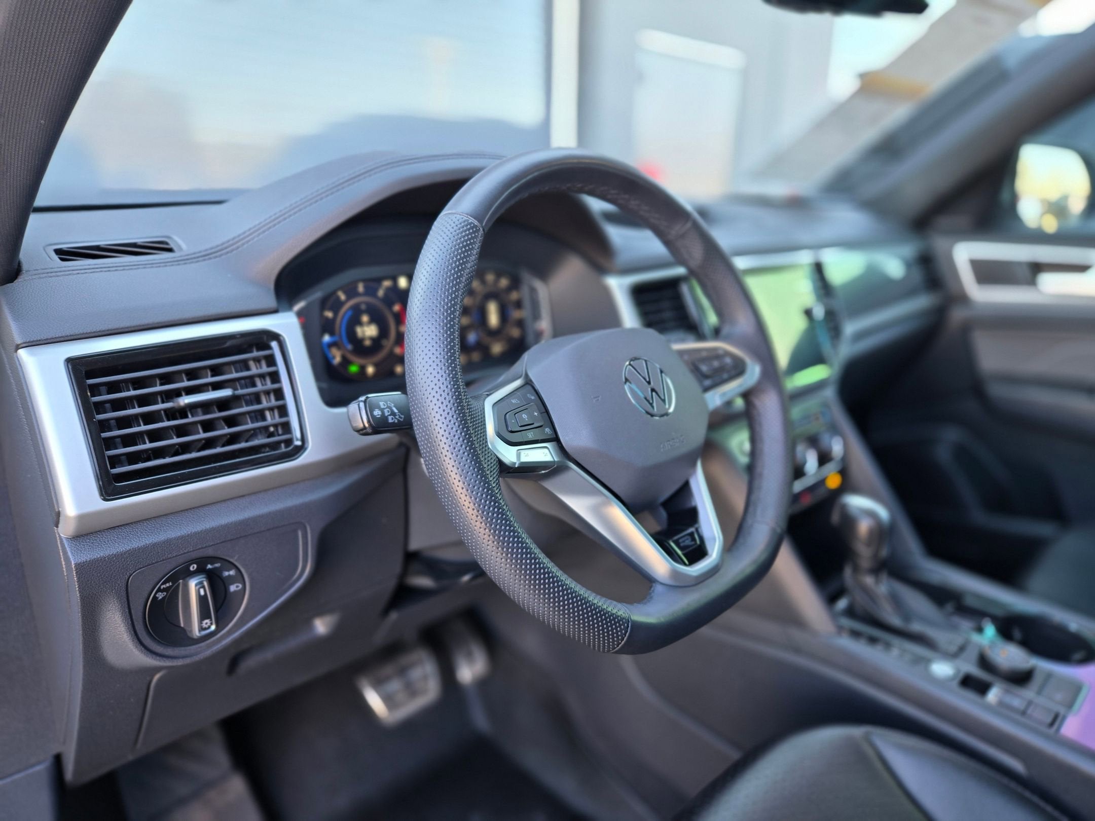 2022 Volkswagen Atlas Cross Sport 2.0T SEL R-Line