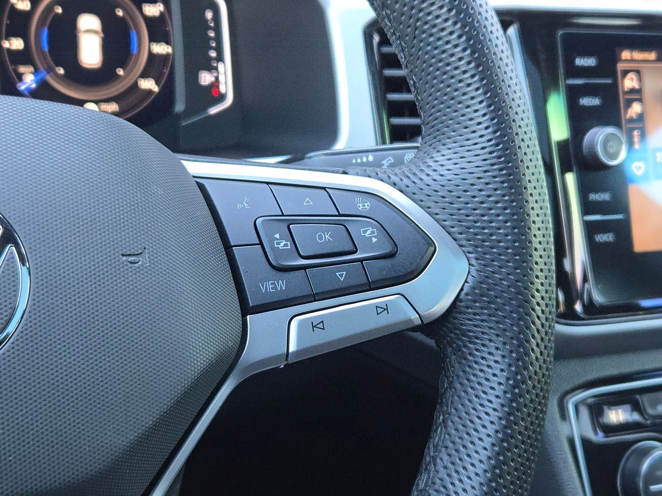 2022 Volkswagen Atlas Cross Sport 2.0T SEL R-Line