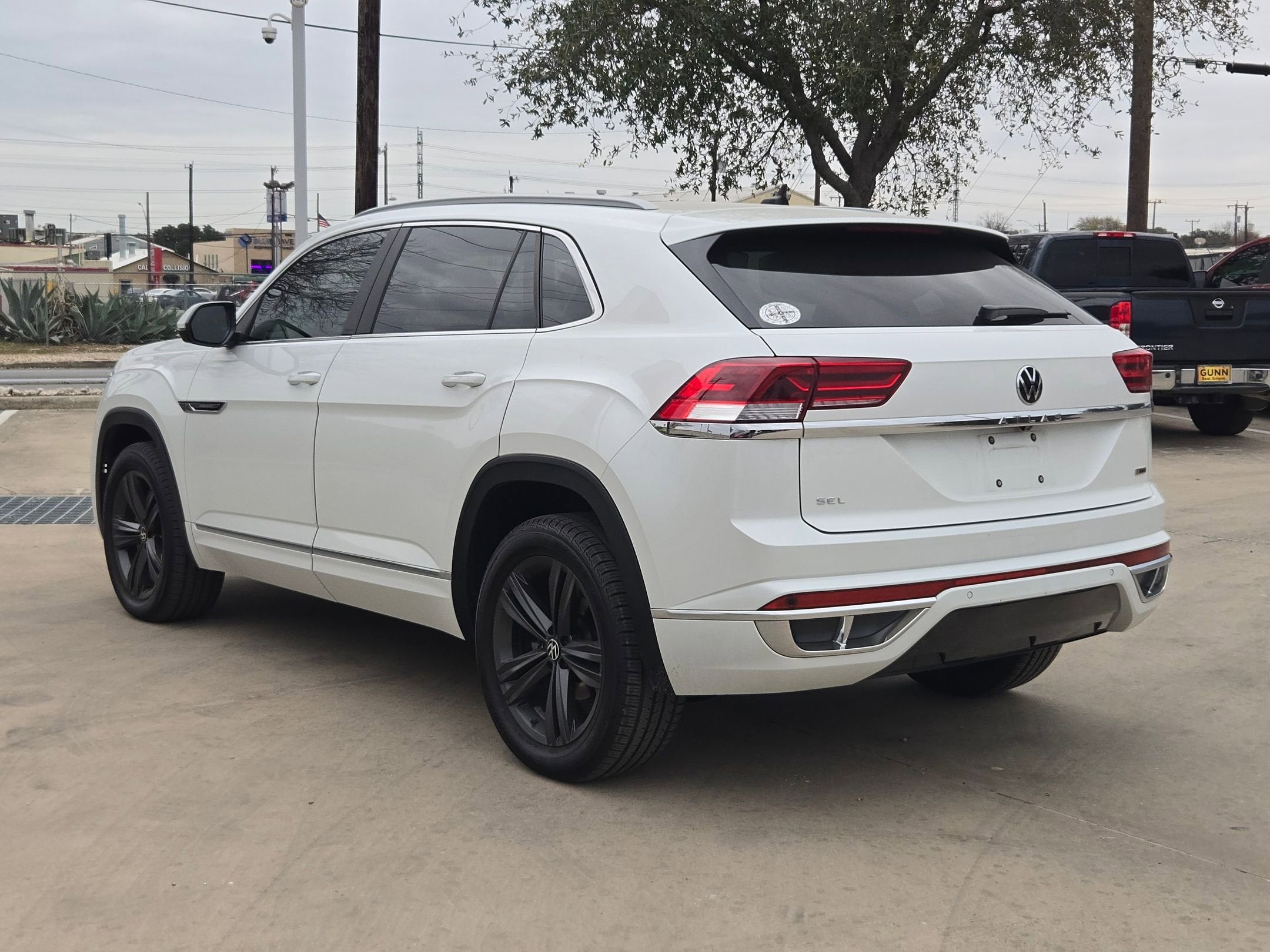 2022 Volkswagen Atlas Cross Sport 2.0T SEL R-Line