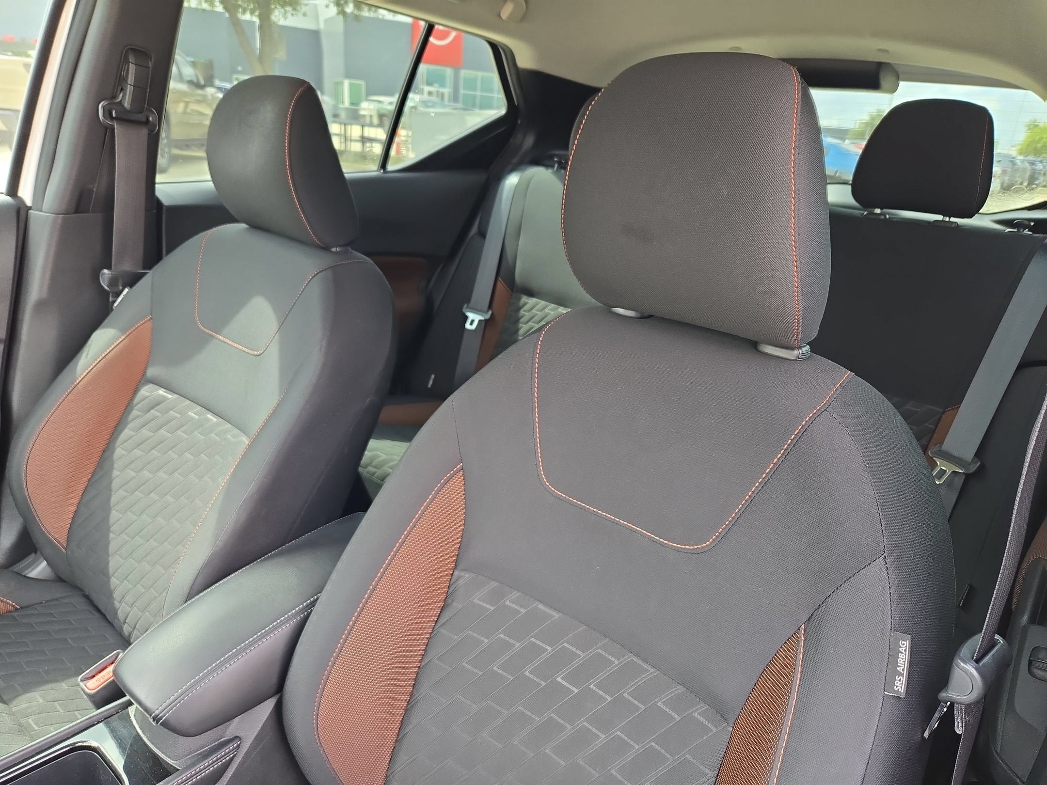 2021 Nissan Kicks SR